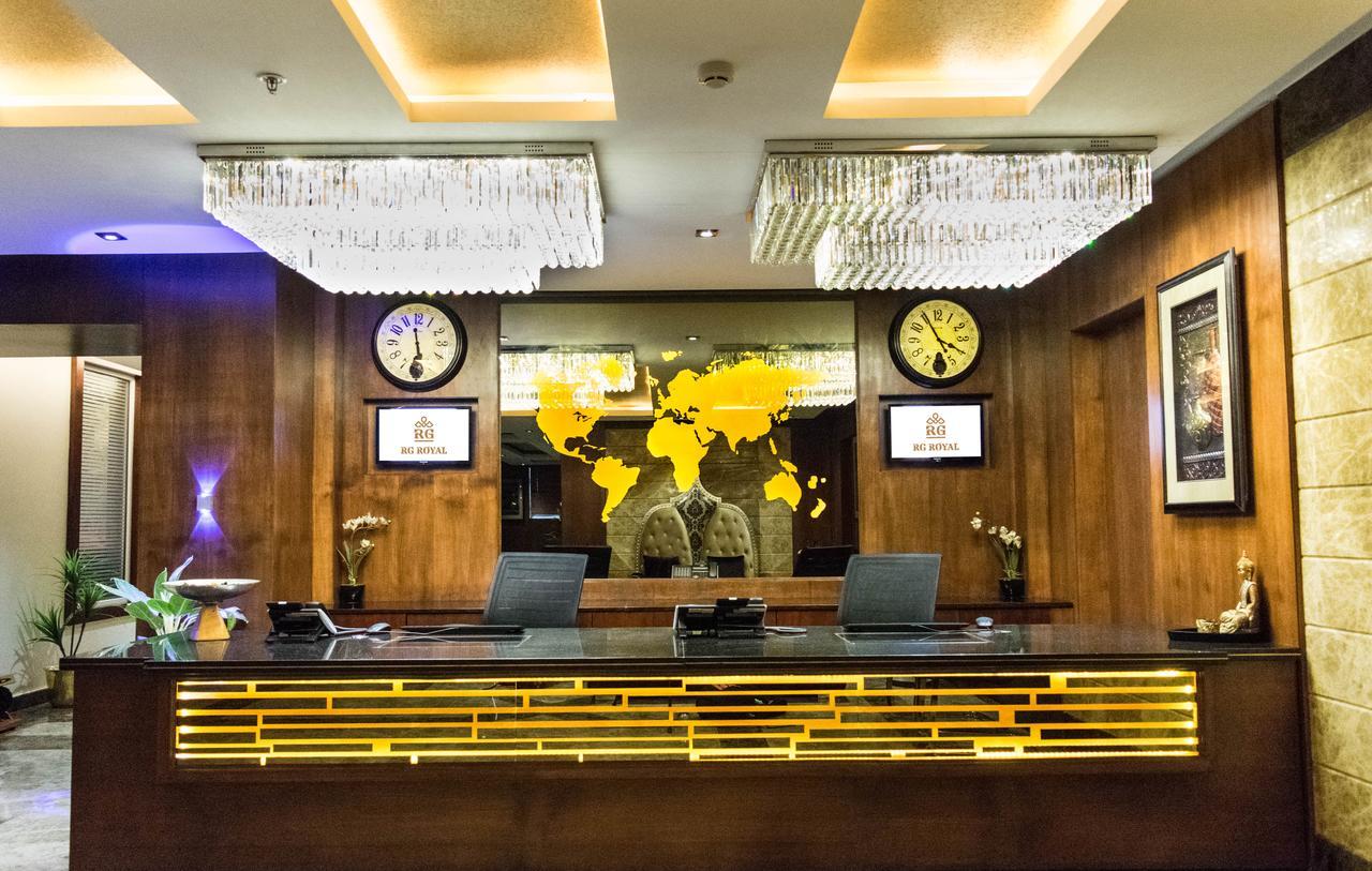 Rg Royal Hotel Bangalore Bagian luar foto