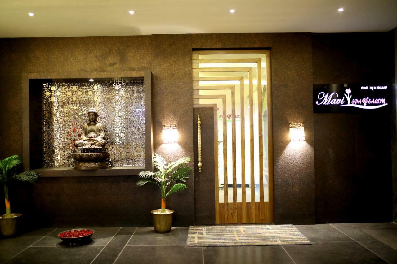 Rg Royal Hotel Bangalore Bagian luar foto