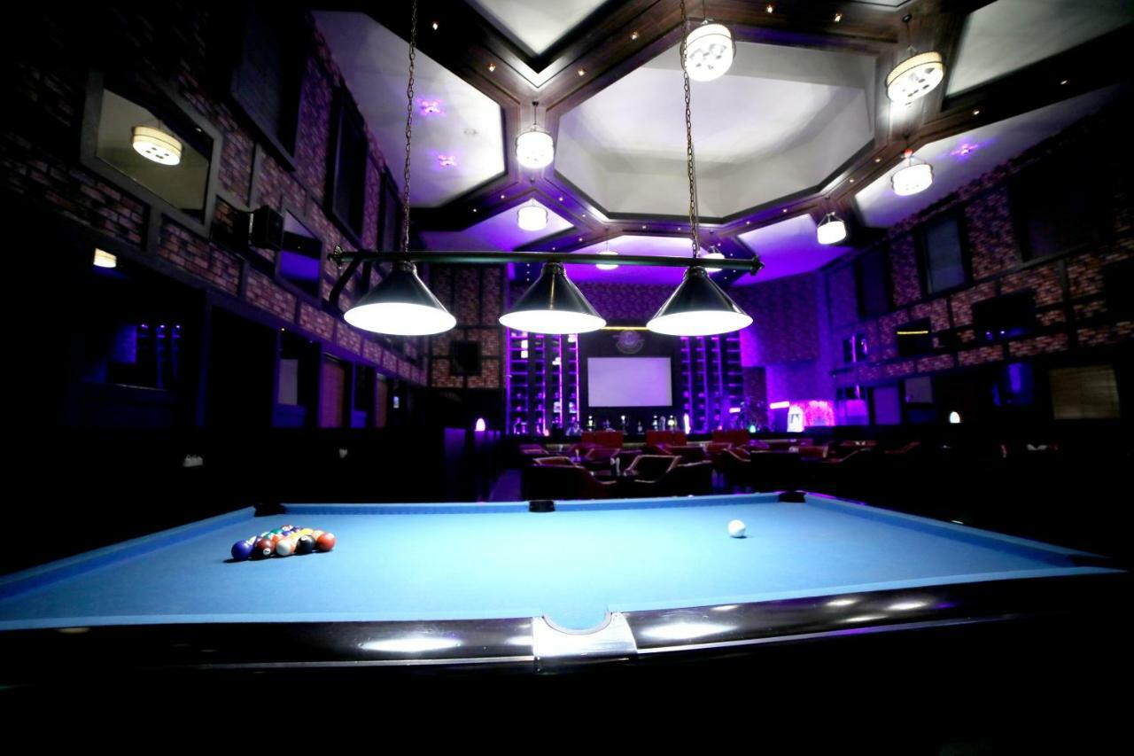Rg Royal Hotel Bangalore Bagian luar foto